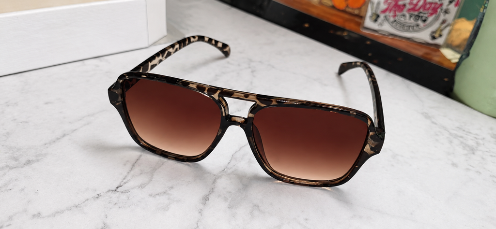 Golden Glow Aviator Sunglasses